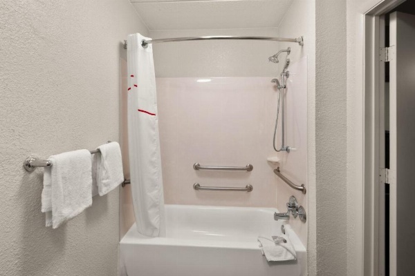 Red Roof Inn Binghamton - Johnson City image 29